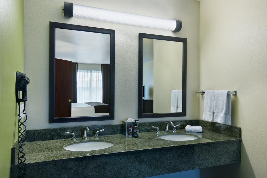 Oxford Suites Hermiston Kültér fotó