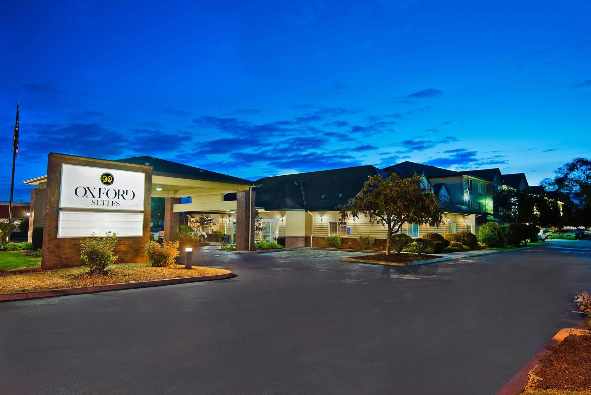 Oxford Suites Hermiston Kültér fotó